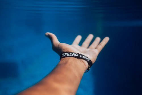 Spread love bracelet